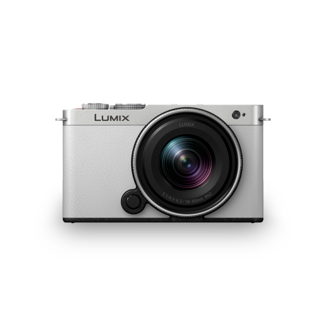 Photo de Appareil photo hybride plein format LUMIX DC-S9 : Blanc et argent