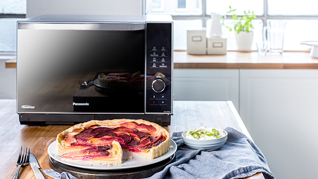 Soyez inspirés - Four à micro-ondes multifonctions NN-DS596B