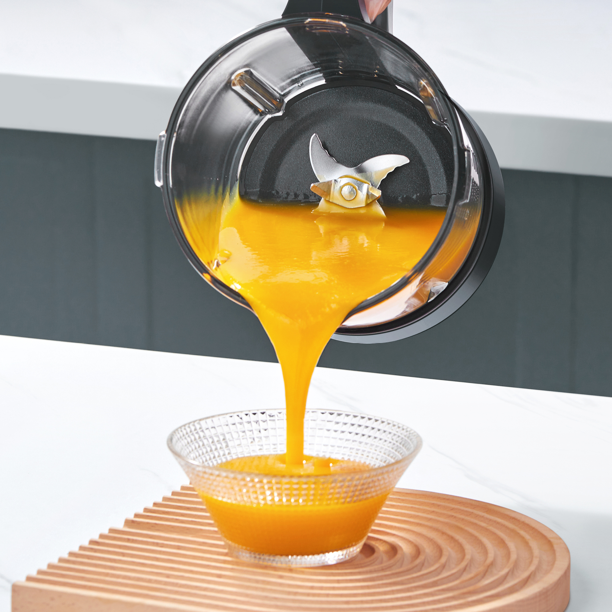 Revêtement antiadhésif en céramique sur le fond conçu pour empêcher l'adhérence même après de nombreuses utilisations