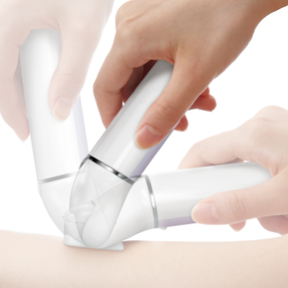 Immagine che mostra i movimenti flessibili dell'epilatore per il corpo