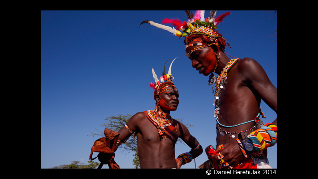 للاستلهام - الكاميرا الرقمية عديمة المرآة ذات العدسة الواحدة LUMIX الطراز DMC-GH4