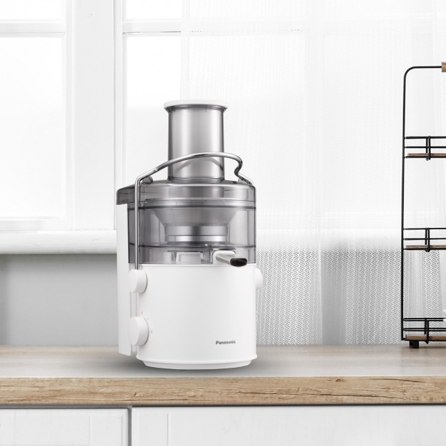 Stylish & Minimalist Design with Large Juicing Capacity