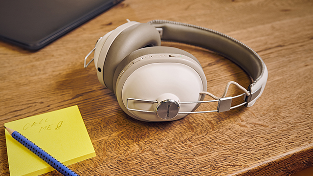 Get Inspired - Street Wireless Headphones RP-HTX90