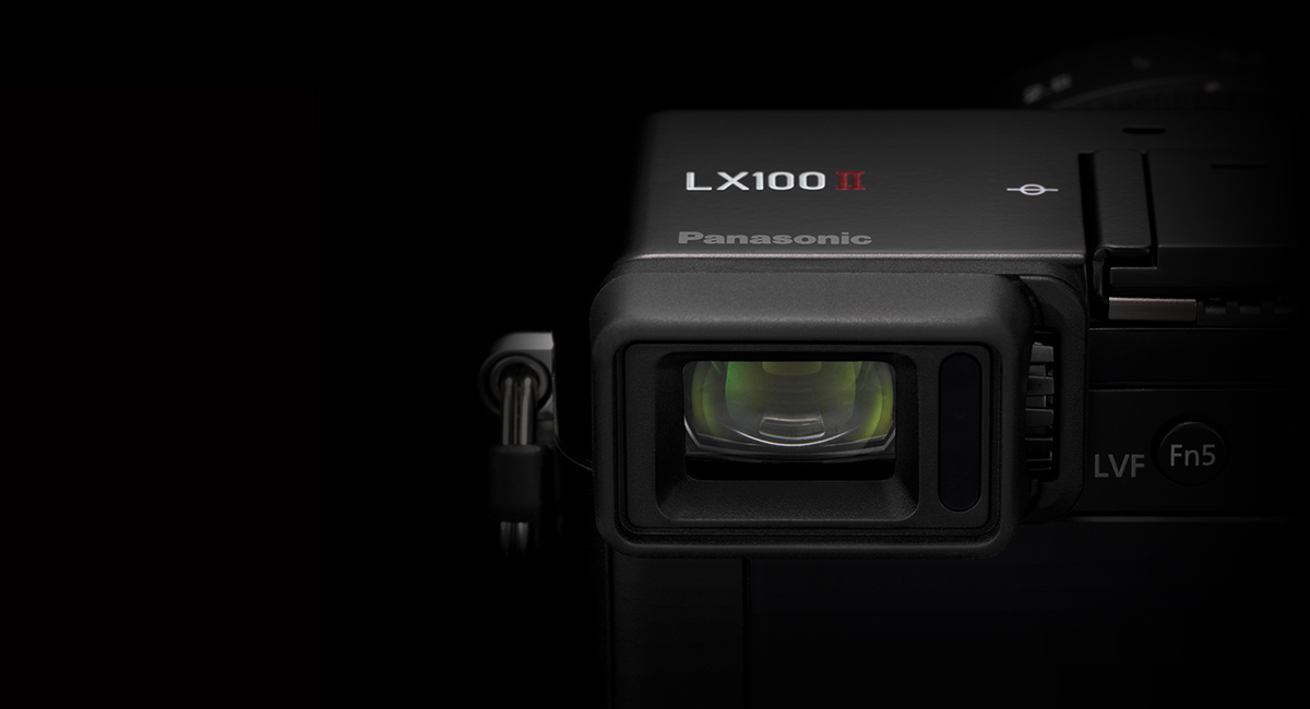 Large 0.7x LVF with 2,760k-dot-equivalent Resolution