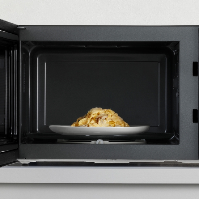 Large Turntable, More Cooking Space Inside