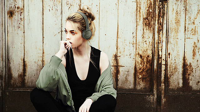 Get Inspired - [DISCONTINUED] Street Fashion Wireless Headphones RP-HF410BE-K