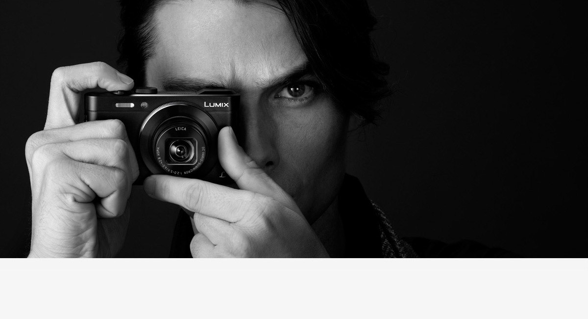 Shoot at Will
with a Bulit-in
Electronic Viewfinder