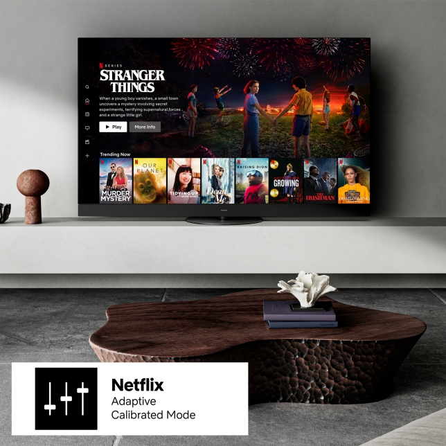 Upplev en exakt kalibrerad bild för dina Netflix serier, oavsett ljusförhållande.