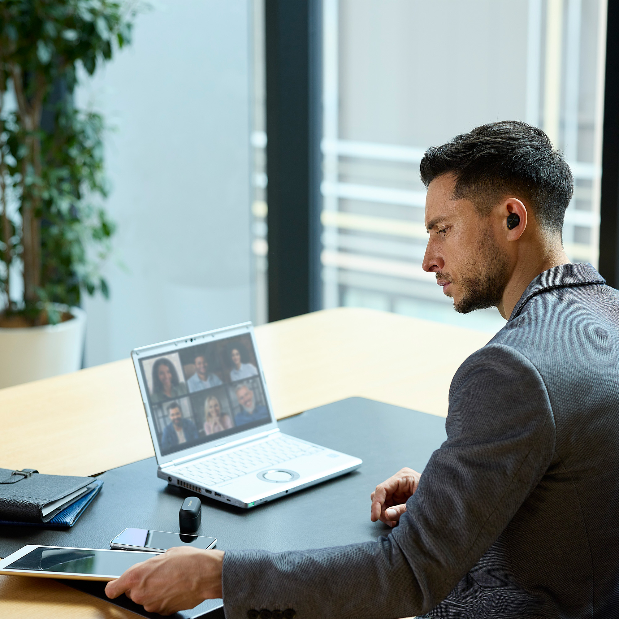 Multipoint Connection to 3 Devices