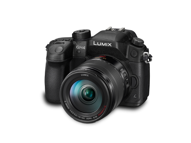 A LUMIX objektíves, tükör nélküli digitális kamera DMC-GH4 fényképen