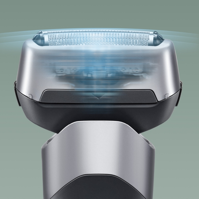 Front view of the shaver head with visual effect illustrating high-speed cutting performance