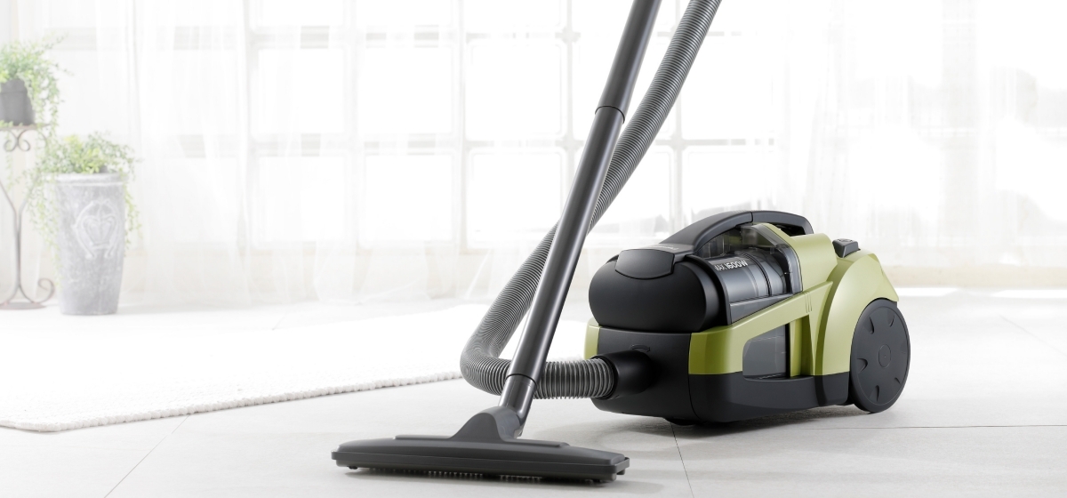 Canister Vacuum Cleaner with HEPA Filter captures small particles such as allergens, irritants and pollutants