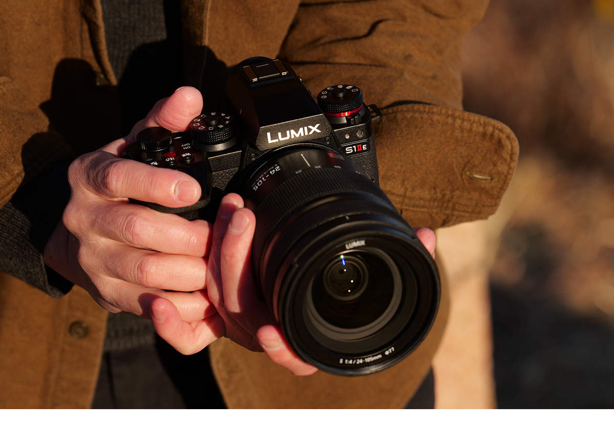 > 8.0-stop 5-axis I.S. technology / Active I.S. technology