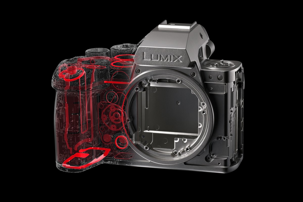 > Didesain untuk tahan terhadap suhu ekstrem dari -10°C hingga 40°C