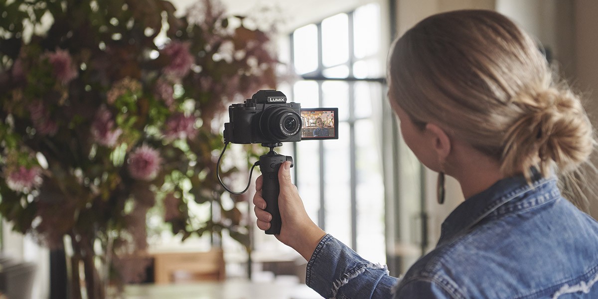 LUMIX G100 — جرّب الكاميرا المصممة خصوصًا لمدوني الفيديو.