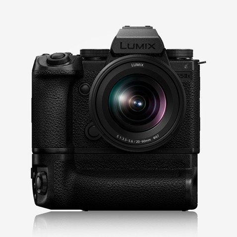 LUMIX S5IIX with battery grip DMW-BGS5