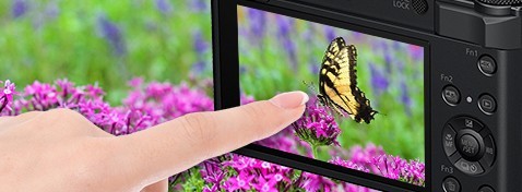 Intuitive touch control with 1,240k-dot monitor