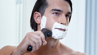 Wet and Dry Shave Convenience