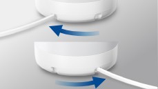 Hai khe để gài dây nguồn