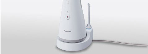 Bộ sạc có hai giá để đầu phun