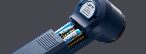 Hoạt động bằng 2 pin AA không dây